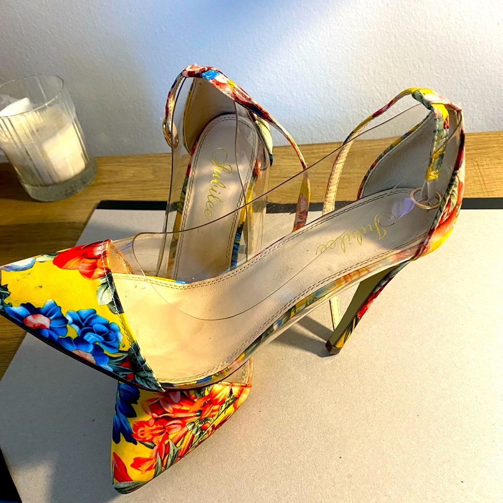 Beautiful floral pumps